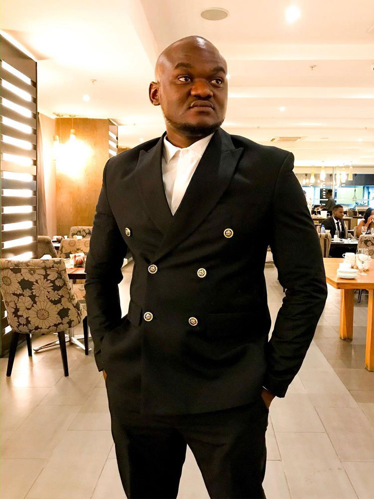 Black Two Pieces Mens Suits Slim Fit Peaked Lapel Male Tuxedos For Wedding Blazers Custom Made Groom Wear Double Breasted Prom Jackets With Pants