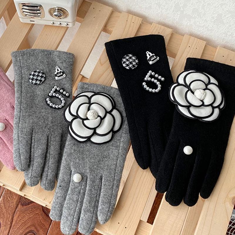 Five Fingers Gloves Winter For Women Classic Brand Cashmere Touch Screen Female Thick Mittens Drving Guantes, Blue;gray
Five Fingers Gloves Winter For Women Classic Brand Cashmere Touch Screen Female Thick Mittens Drving Guantes, Blue;gray