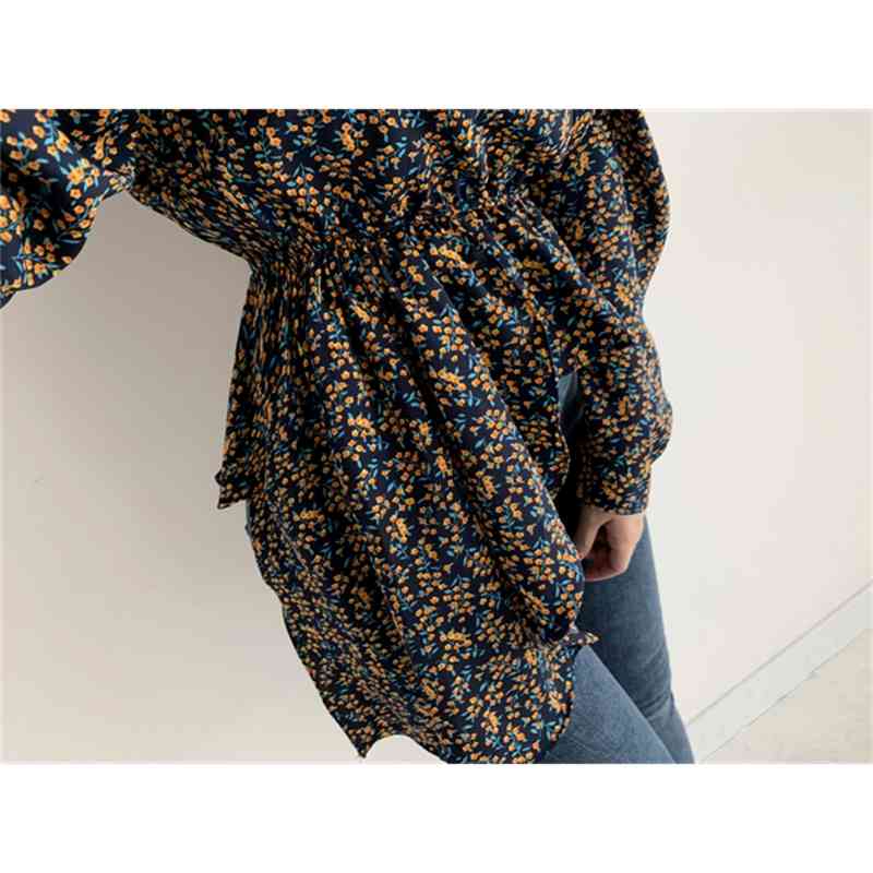 Women Spring Summer Blouses Shirts Puff Sleeve Casual Sexy V-Neck Vintage Elegant Asymmetrical Flora Tops 210520