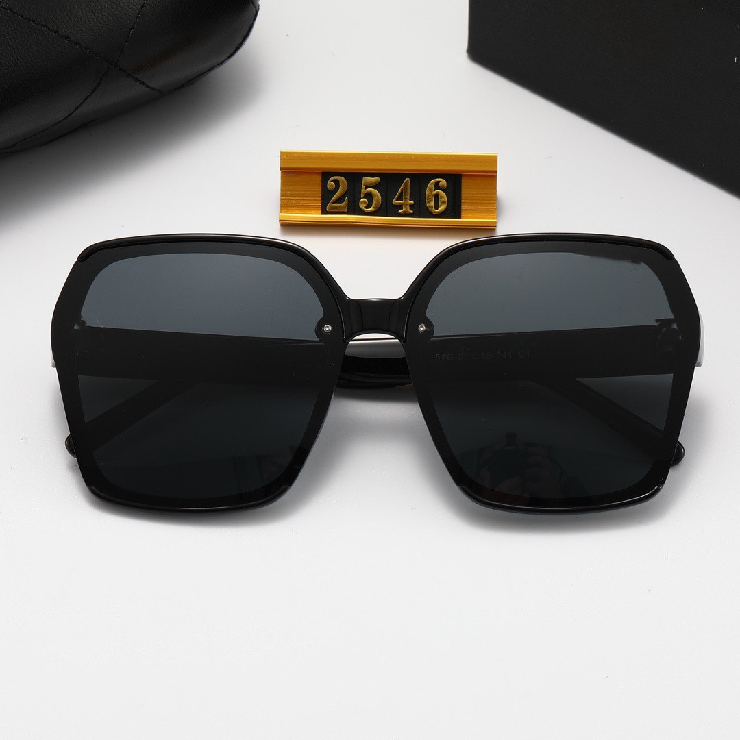 Classic Round Sunglasses Designer UV400 Eyewear Metal Gold Frame Sun Glasses Men Women Mirror Polaroid glass Lens
Classic Round Sunglasses Designer UV400 Eyewear Metal Gold Frame Sun Glasses Men Women Mirror Polaroid glass Lens