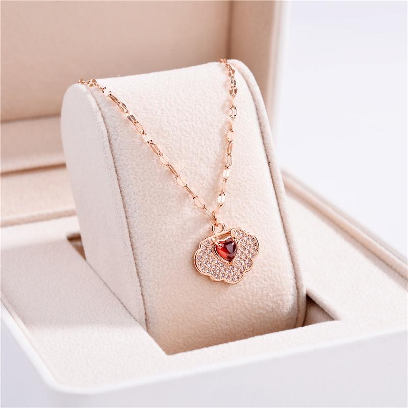 Pendant Necklaces 2021 Trendy Luxury Full Crystal Heart Shape Women Ladies Cute Romantic Wedding Jewelry Female Party Gift 
Pendant Necklaces 2021 Trendy Luxury Full Crystal Heart Shape Women Ladies Cute Romantic Wedding Jewelry Female Party Gift