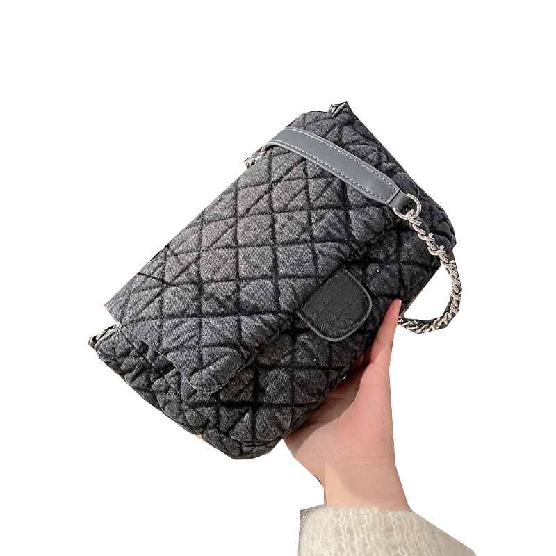 Vintage Classic Flap Aged Grey Denim Bags Cross Body Shoulder Silver Metal Hardware Quilted Large Capacity Designer Purse France Women Handbags 26*28CM Wholesale, Box
Vintage Classic Flap Aged Grey Denim Bags Cross Body Shoulder Silver Metal Hardware Quilted Large Capacity Designer Purse France Women Handbags 26*28CM Wholesale, Box
