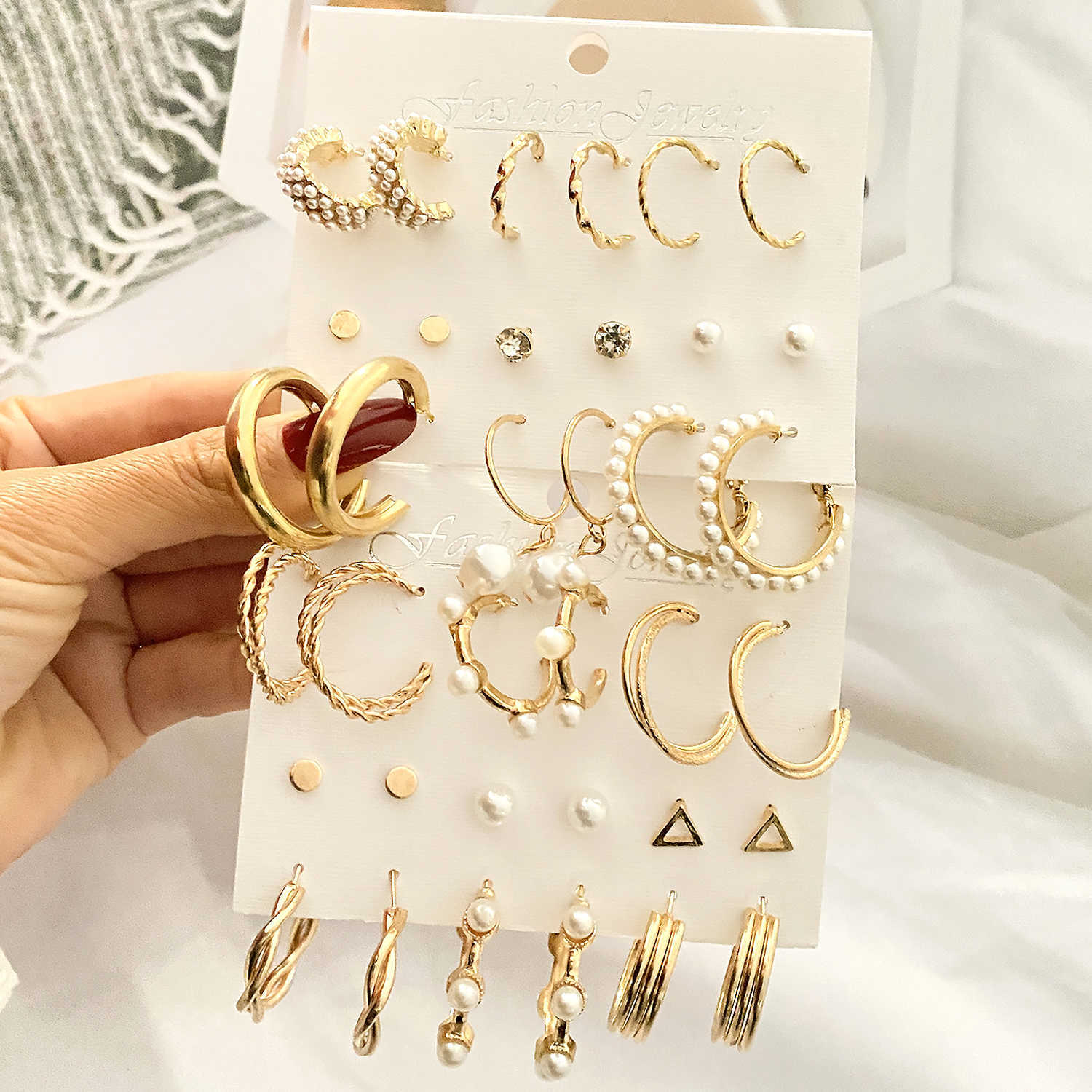 FNIO Vintage Gold Geometric Women Fashion Tassel Crystal Pearl Set of Hollow Square Earrings Jewelry Gifts
FNIO Vintage Gold Geometric Women Fashion Tassel Crystal Pearl Set of Hollow Square Earrings Jewelry Gifts
