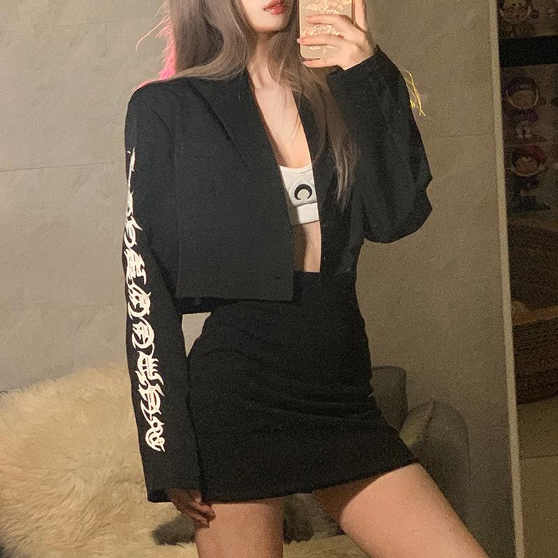 Women's Jackets 2021 Autumn And Winter Long-Sleeved Embroidered Suit Collar Fashion Solid Color Lapel Cropped Short Blazer, Black;brown
Women's Jackets 2021 Autumn And Winter Long-Sleeved Embroidered Suit Collar Fashion Solid Color Lapel Cropped Short Blazer, Black;brown