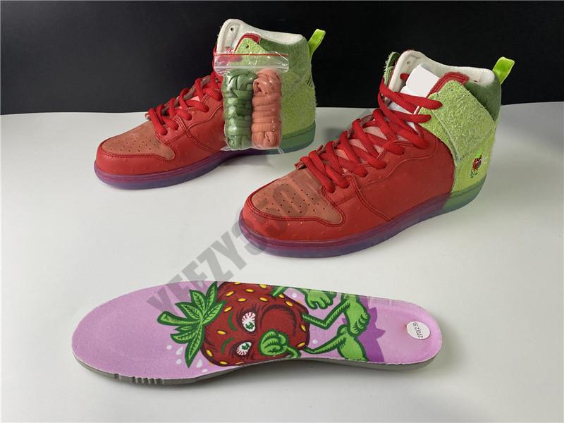 2021 High Low Strawberry Cough SB Dunk Red Green Skateboard Shoes Men Fashion Outdoor Man Womans Trainer Sneakers CW7093-600 Blade Running
2021 High Low Strawberry Cough SB Dunk Red Green Skateboard Shoes Men Fashion Outdoor Man Womans Trainer Sneakers CW7093-600 Blade Running