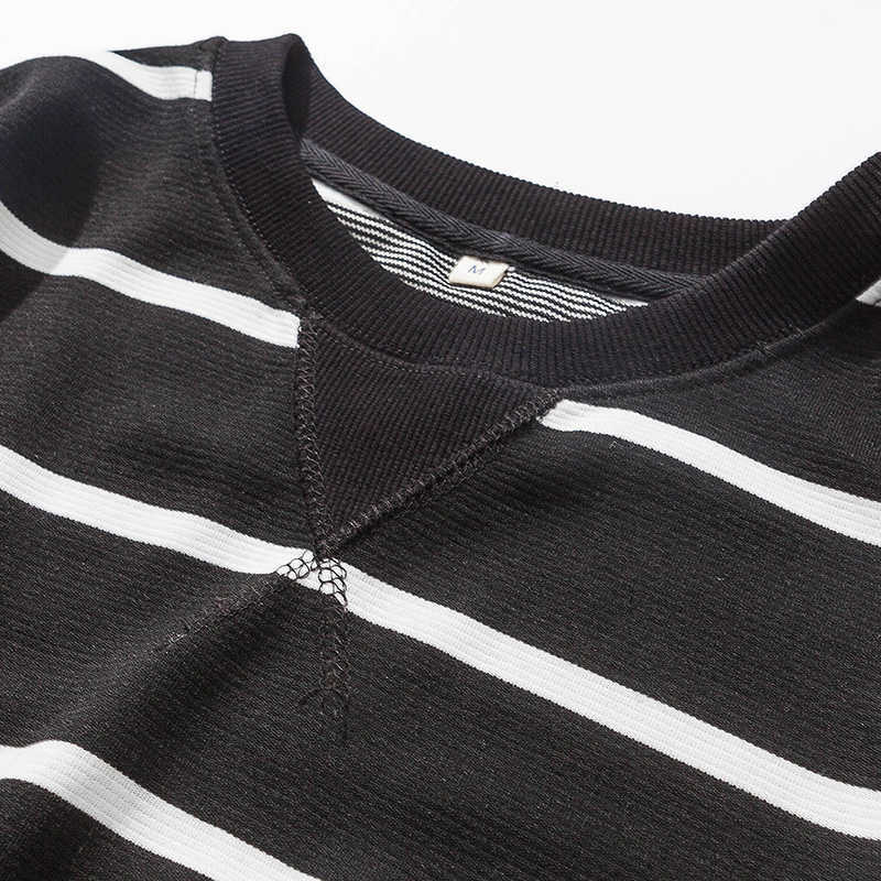 Autumn Fleece Sweatshirts Black White Striped Basic Pullover Hoodies Loose Sweat Shirt Fashion Tops High Quality Male Clothing 210603