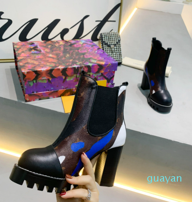 Women Leather Laureate Platform Desert Boot Martin Boots White Bee Star Trail Lace-up Ankle BootSS Winter BootSSS high heels With Box 6497, Red
Women Leather Laureate Platform Desert Boot Martin Boots White Bee Star Trail Lace-up Ankle BootSS Winter BootSSS high heels With Box 6497, Red