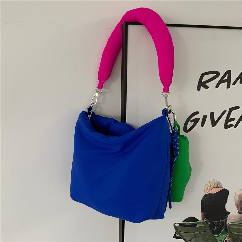 Evening Bags Fashion Space Padded Women Shoulder Designer Lady Handbags Casual Luxury Nylon Tote Square Female Purses 2022
Evening Bags Fashion Space Padded Women Shoulder Designer Lady Handbags Casual Luxury Nylon Tote Square Female Purses 2022
