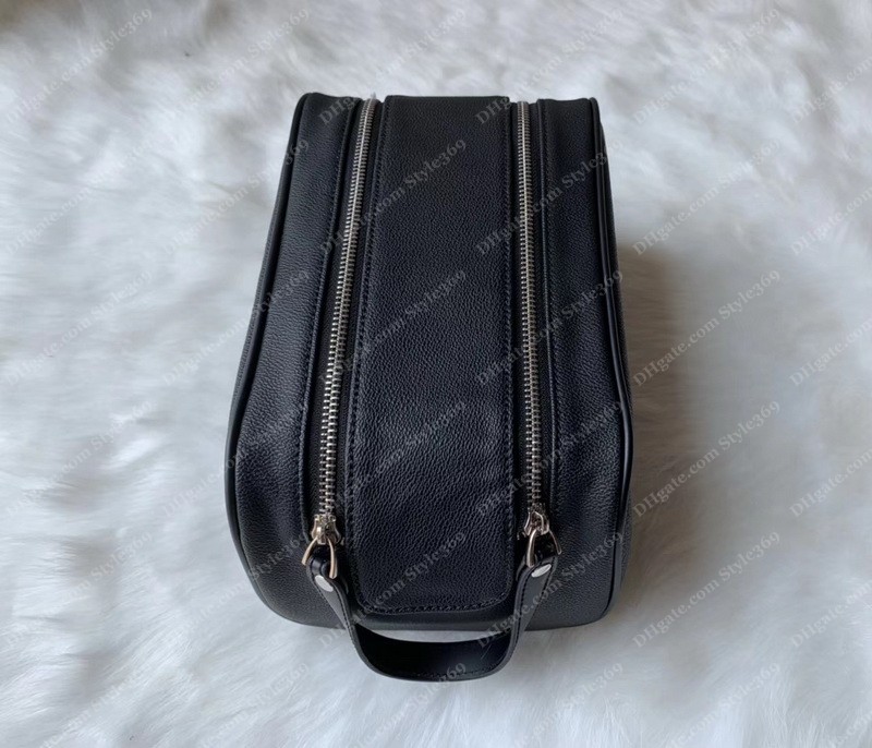 Designer Bags Men Travelling Toilet Bag Fashion Women Wash Purses Large Capacity Cosmetic Bags Makeup Toiletry Bag Pouch Mens Wash Bag Toilet Purse Style369
Designer Bags Men Travelling Toilet Bag Fashion Women Wash Purses Large Capacity Cosmetic Bags Makeup Toiletry Bag Pouch Mens Wash Bag Toilet Purse Style369
