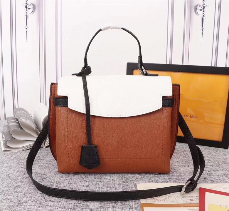 High Quality 2021 Luxurys Designers Bags Lady Bag Shoulder Messenger Women Totes Fashion Classic Handbags Printed Crossbody Purse, 01
High Quality 2021 Luxurys Designers Bags Lady Bag Shoulder Messenger Women Totes Fashion Classic Handbags Printed Crossbody Purse, 01