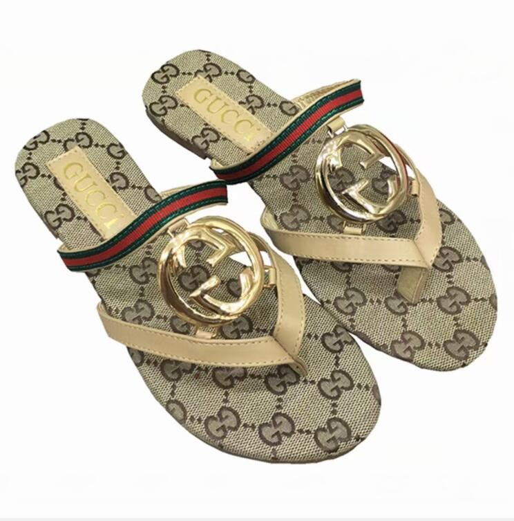 V53 Women Slide Sandals Designer Shoes Luxury Slide Summer Fashion Wide Flat Slippery With Thick Sandals Slipper Flip Flops size 35-42, Black
V53 Women Slide Sandals Designer Shoes Luxury Slide Summer Fashion Wide Flat Slippery With Thick Sandals Slipper Flip Flops size 35-42, Black