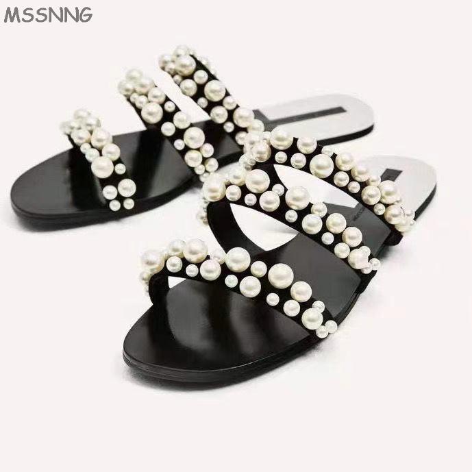 Women Pearl Slippers Classic Black Open-toed Flat with Fashion Beaded Beach Female Slippers Outside Woman Slides Wholesale
Women Pearl Slippers Classic Black Open-toed Flat with Fashion Beaded Beach Female Slippers Outside Woman Slides Wholesale