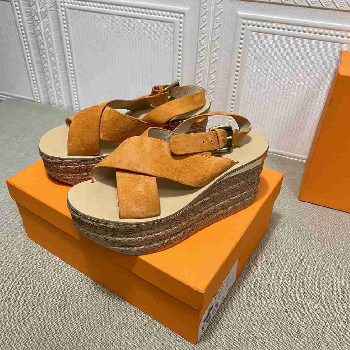70% Off Wholesale Flip-Flops Top Quality Genuine Leather Ladies Slippers Sandals Luxury Designer Shoes for Women's, Orange
70% Off Wholesale Flip-Flops Top Quality Genuine Leather Ladies Slippers Sandals Luxury Designer Shoes for Women's, Orange