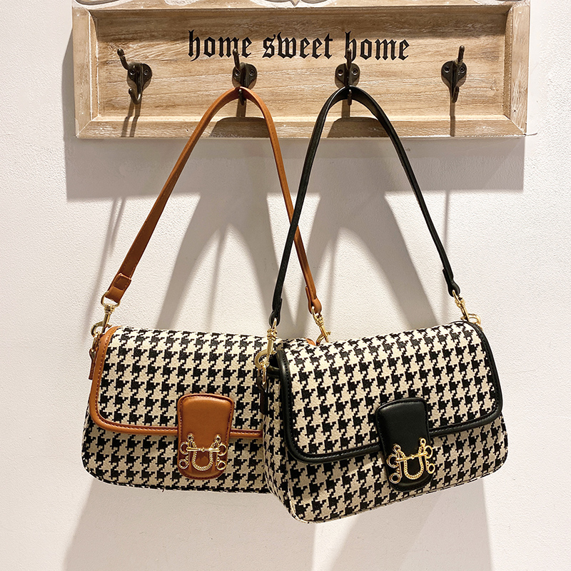 Fashion design Single shoulder Underarm Bag 2021 Simple diagonal small square bags women's handbag, Houndstooth-brown
Fashion design Single shoulder Underarm Bag 2021 Simple diagonal small square bags women's handbag, Houndstooth-brown