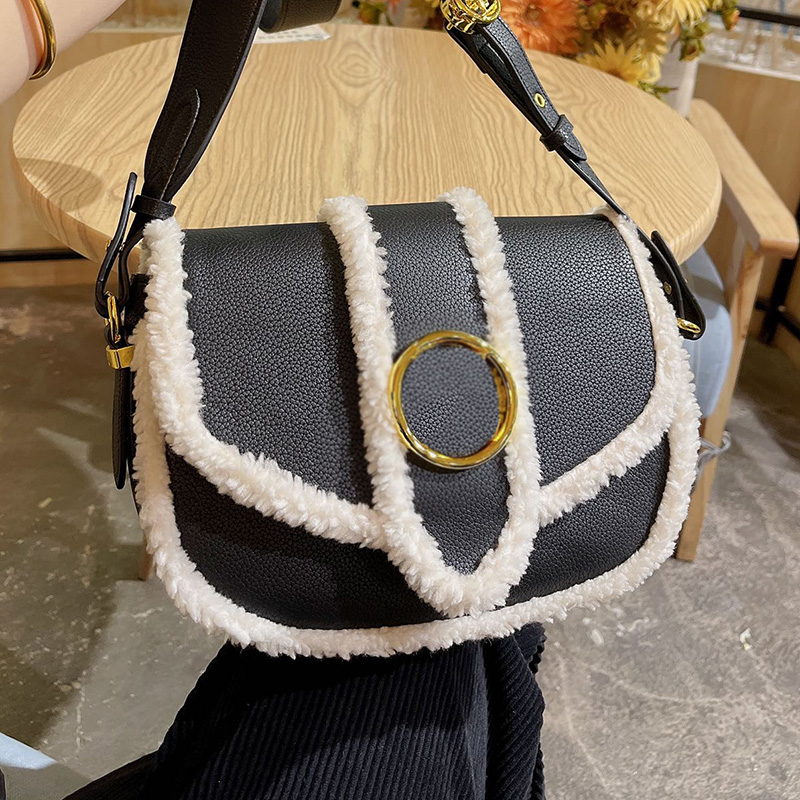 Designer Women Pont 9 Soft Saddle Bag Luxurys Designers Bags Paris Brand Nappa Leather Flap Crossbody Handbags Fur Lambswool Patchwork Messe
Designer Women Pont 9 Soft Saddle Bag Luxurys Designers Bags Paris Brand Nappa Leather Flap Crossbody Handbags Fur Lambswool Patchwork Messe