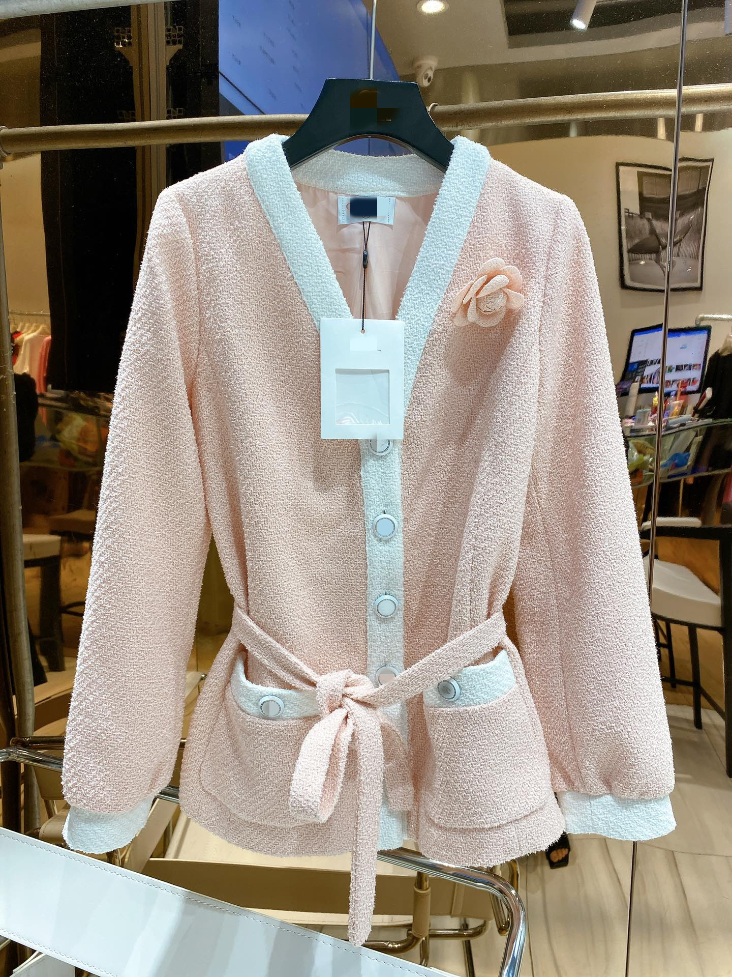 Milan Runway Jackets 2021 Autumn V Neck Long Sleeve Panelled Women' Coats Designer Brand Same Style Outerwear 0703-5, White
Milan Runway Jackets 2021 Autumn V Neck Long Sleeve Panelled Women' Coats Designer Brand Same Style Outerwear 0703-5, White
