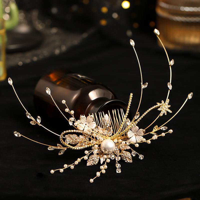 Hair Clips & Barrettes Hand-woven Gold Leaf Crystal With Comb Earrings For Bridal Wedding Ornaments LB, Golden;silver
Hair Clips & Barrettes Hand-woven Gold Leaf Crystal With Comb Earrings For Bridal Wedding Ornaments LB, Golden;silver