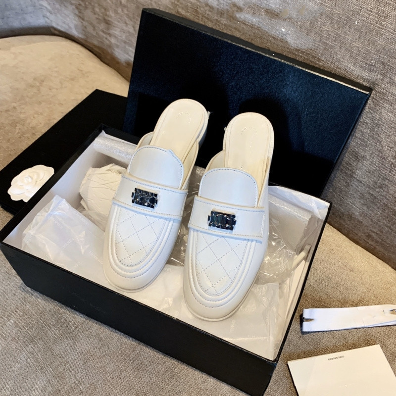 women Slides Flat slippers 2021 classic diamond check casual Baotou half-drag Muller leather shoes size 35-40, Black
women Slides Flat slippers 2021 classic diamond check casual Baotou half-drag Muller leather shoes size 35-40, Black