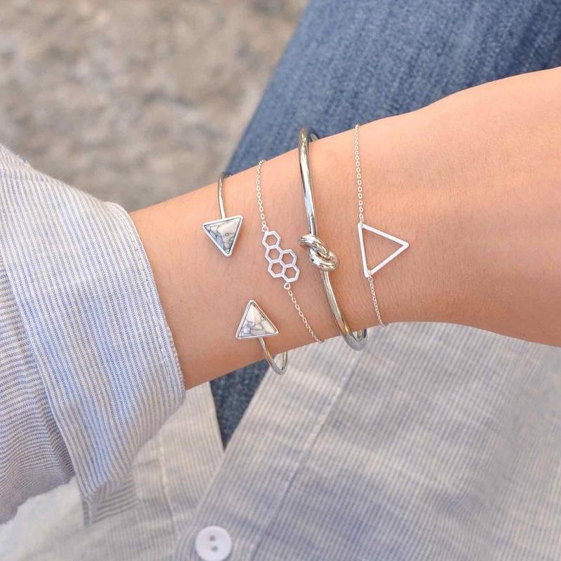 4pcs Of Pack Bangle Bracelet For Women With Faux Stone Triangle /molecule /twist Female Armbanden Bransoletka Link, Chain
4pcs Of Pack Bangle Bracelet For Women With Faux Stone Triangle /molecule /twist Female Armbanden Bransoletka Link, Chain