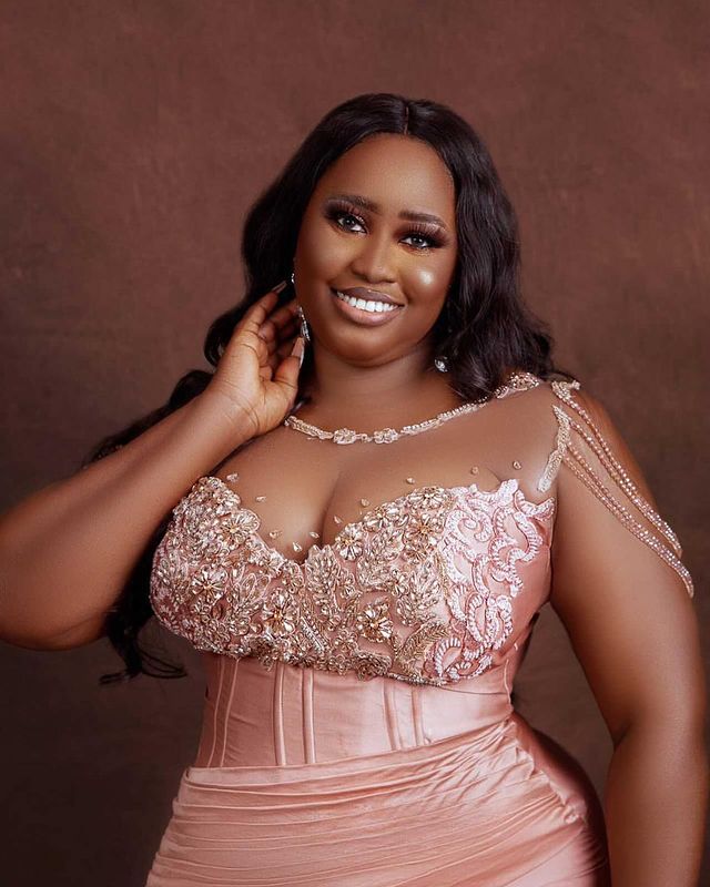 2025 Plus Size Arabic Aso Ebi Beade Crystals Sexy Prom Dresses Sheer Neck Lace High Split Evening Formal party Second Reception Bridesmaid Gowns Dress