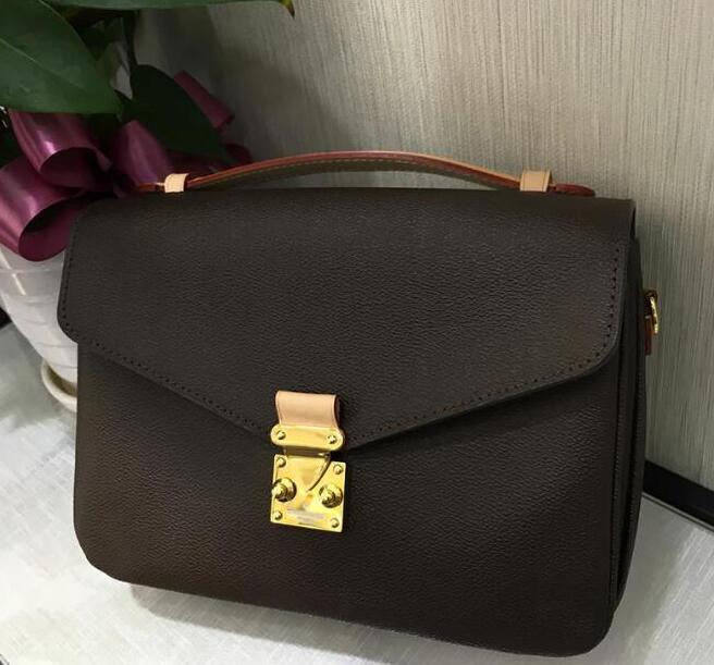 Womens Leather Designers Handbag Pochette Metis Shoulder Crossbody Bags Messenger Bag
Womens Leather Designers Handbag Pochette Metis Shoulder Crossbody Bags Messenger Bag