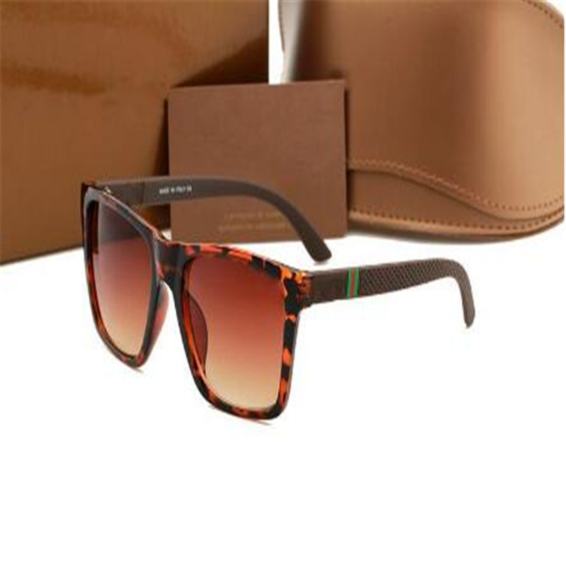 Luxury Designer Sunglasses Men Eyeglasses Outdoor Shades PC Frame Fashion Classic Lady Sun glasses Mirrors for Women 001
Luxury Designer Sunglasses Men Eyeglasses Outdoor Shades PC Frame Fashion Classic Lady Sun glasses Mirrors for Women 001