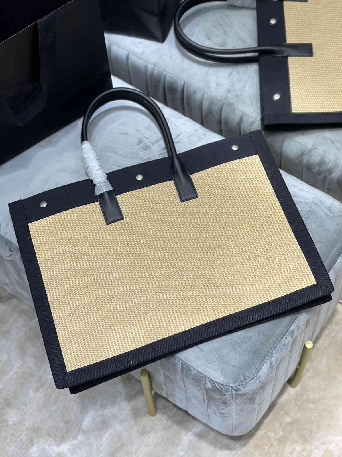 Summer limited knitting Rive Gauche Tote Bag weaving Left Bank Shopping bags Luxury Brand Designer Ladies Clutch Casual Bags4LCG, Black
Summer limited knitting Rive Gauche Tote Bag weaving Left Bank Shopping bags Luxury Brand Designer Ladies Clutch Casual Bags4LCG, Black