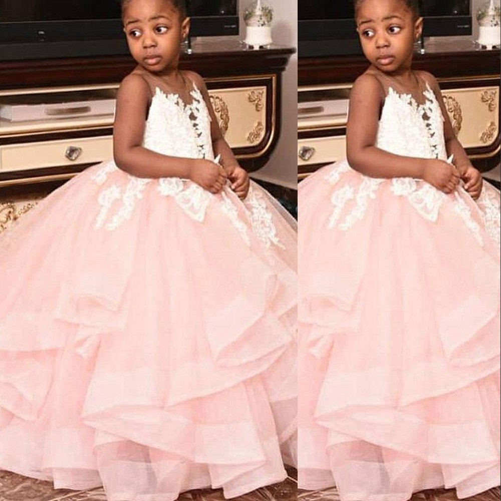 Blush Pink Cute Wer Girl Dresses For Weddings Sheer Neck White Lace Appliques Ball Gown Tulle Ruffles Tiered Girls Pageant Dress Kids Communion Gowns 
