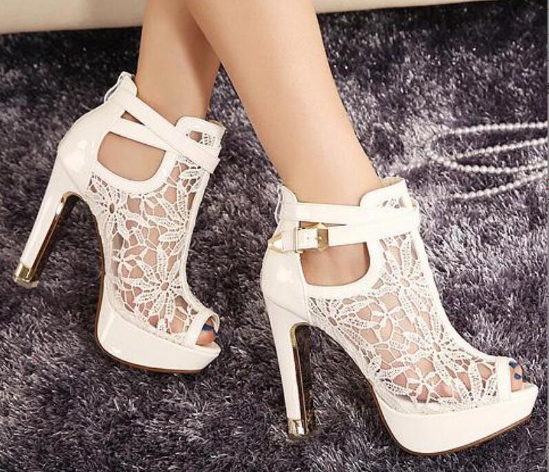 Women Sexy White Black Lace Hollow Wedding Shoes Out Peep Toe Ankle Boots Buckle Metal Heels Breathable Chic Weddings Shoes Size EU 34 to 39
Women Sexy White Black Lace Hollow Wedding Shoes Out Peep Toe Ankle Boots Buckle Metal Heels Breathable Chic Weddings Shoes Size EU 34 to 39