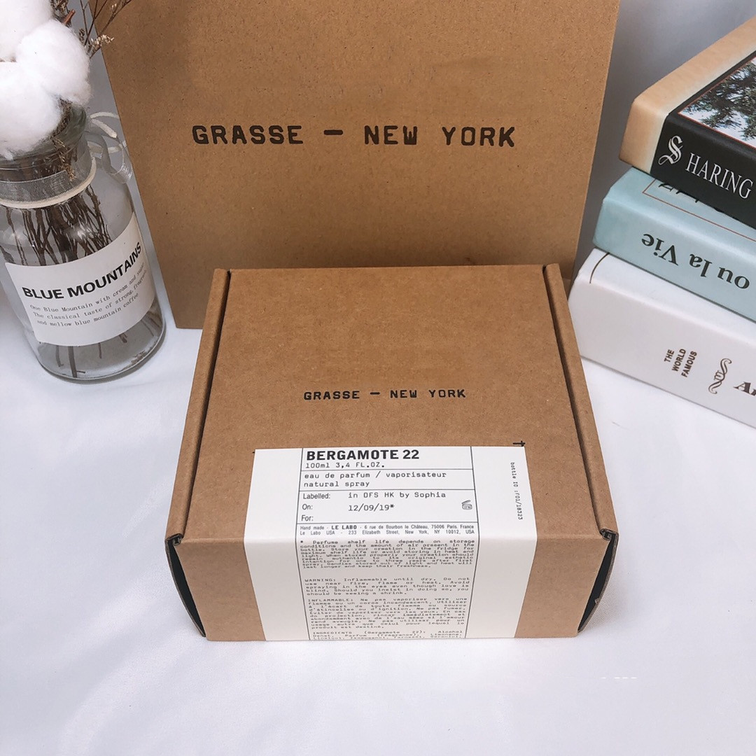 Factory direct Neutral perfume 100ml Santal 33 Bergamote 22 Eau De Parfum long Lasting fragrance fast delivery
Factory direct Neutral perfume 100ml Santal 33 Bergamote 22 Eau De Parfum long Lasting fragrance fast delivery