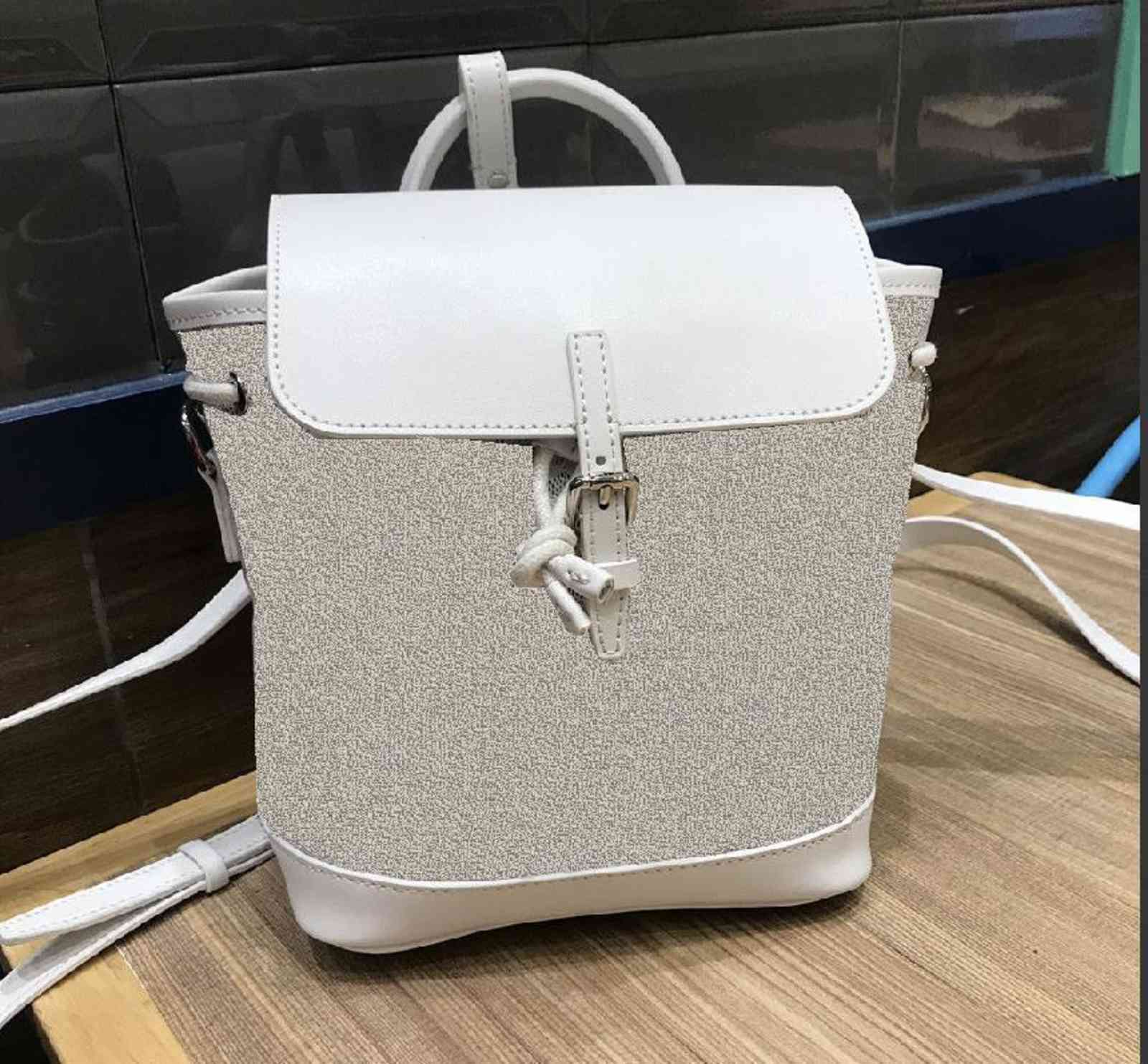bags 2021 lady bag Leather luxury designer DAUPHINE Handbags goya. Backpack Purse Soft material Hasp Cover women Fashion ladies Shoulder, Box
bags 2021 lady bag Leather luxury designer DAUPHINE Handbags goya. Backpack Purse Soft material Hasp Cover women Fashion ladies Shoulder, Box