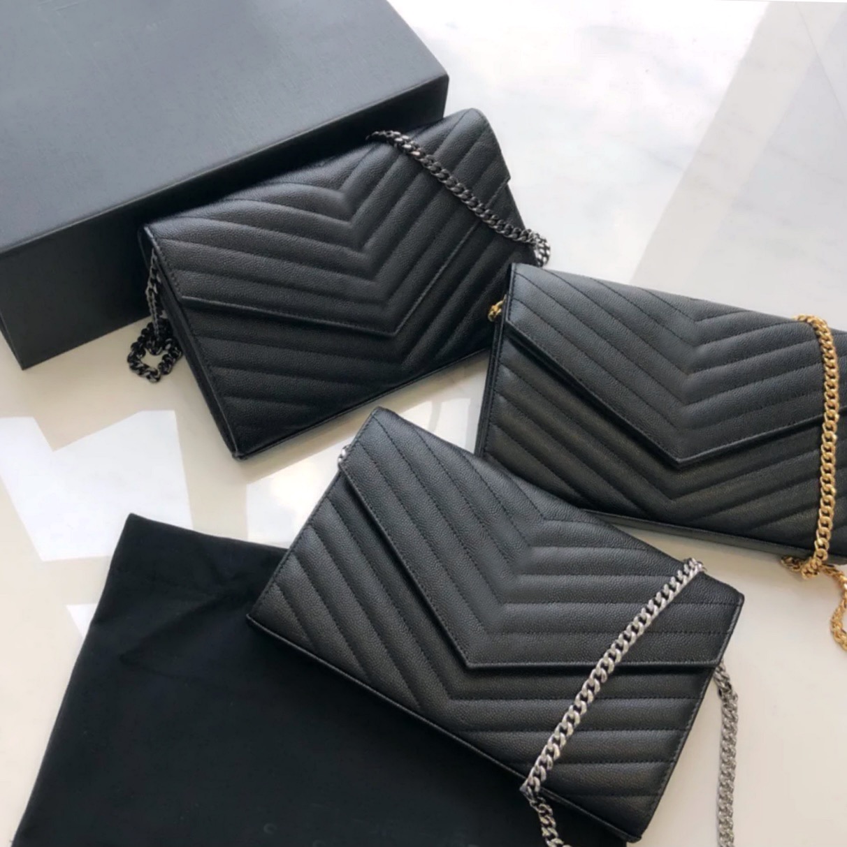 Leather shoulder bags chain purse fashion clutch lady chain cowhide handbags presbyopic card holder purse messenger women cross body bag
Leather shoulder bags chain purse fashion clutch lady chain cowhide handbags presbyopic card holder purse messenger women cross body bag