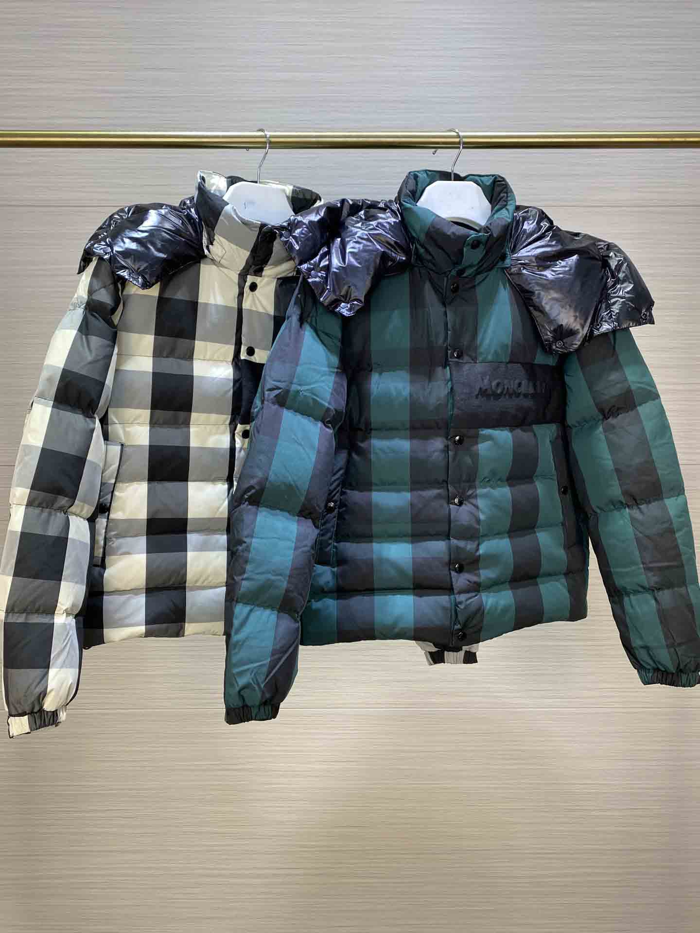Winter hooded lightweight Men's Down Parkas Camouflage Casual warm sportswear Simple couple jacket European and American famous brand, Army green
Winter hooded lightweight Men's Down Parkas Camouflage Casual warm sportswear Simple couple jacket European and American famous brand, Army green