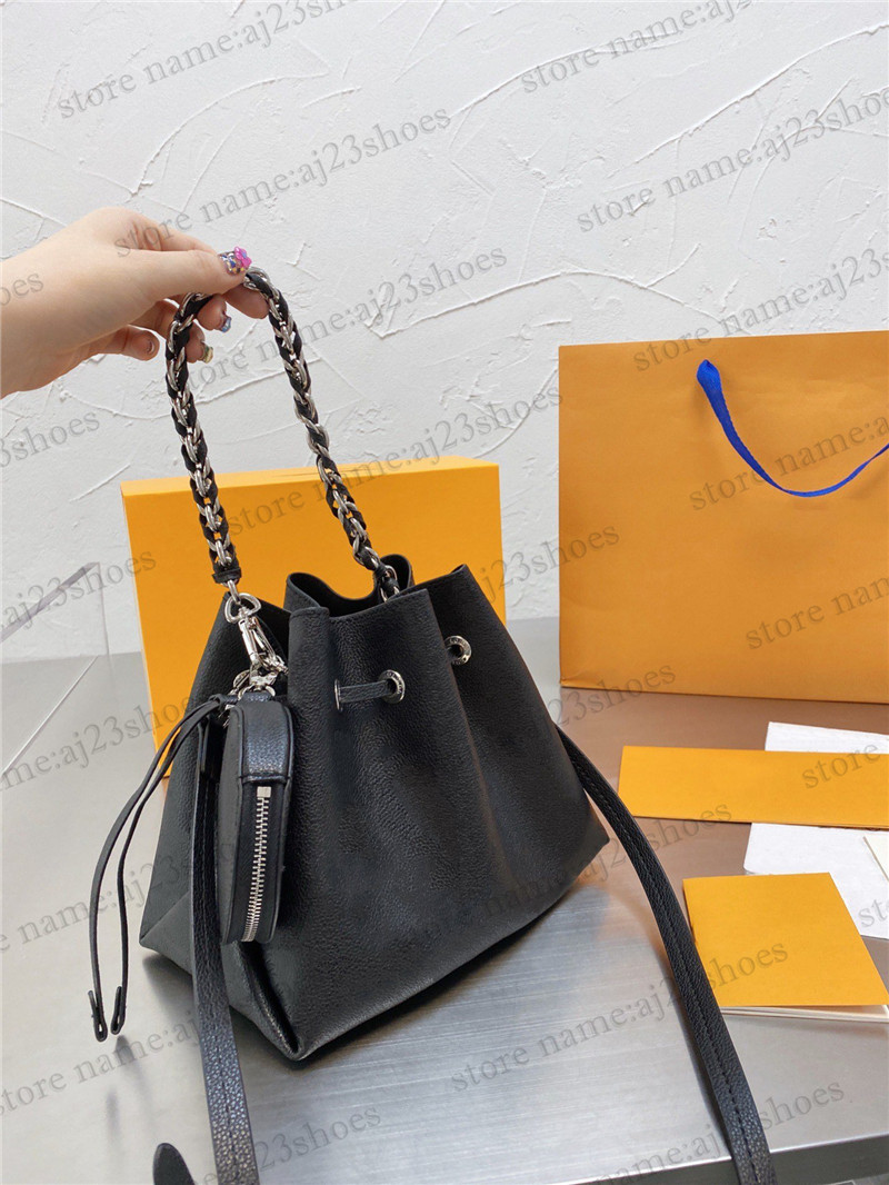 Bella bucket bag Mahina calf leather drawstring women Hobo Shoulder Bags perforated Monograms small pattern round coin purse Magnolia Pink Tote Bags M57068, 01
Bella bucket bag Mahina calf leather drawstring women Hobo Shoulder Bags perforated Monograms small pattern round coin purse Magnolia Pink Tote Bags M57068, 01