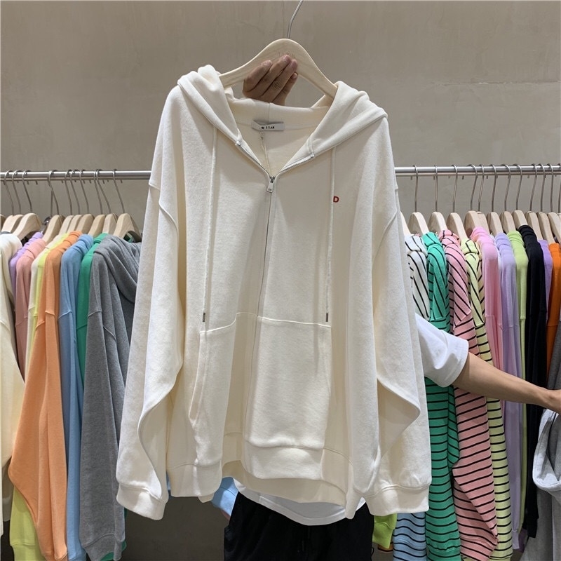 White hooded cardigan sweater women's loose Korean version 2021 early autumn long sleeve zipper coat
White hooded cardigan sweater women's loose Korean version 2021 early autumn long sleeve zipper coat