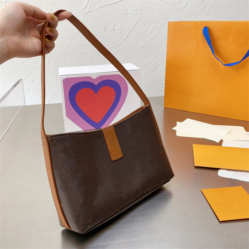 Design Luxury Top Quality Womens Purse Mini Large Handbag Messenger Bag Leather Soho Disco Shoulder Bags Tassel Clutch 22 Cm, Disposable bag
Design Luxury Top Quality Womens Purse Mini Large Handbag Messenger Bag Leather Soho Disco Shoulder Bags Tassel Clutch 22 Cm, Disposable bag