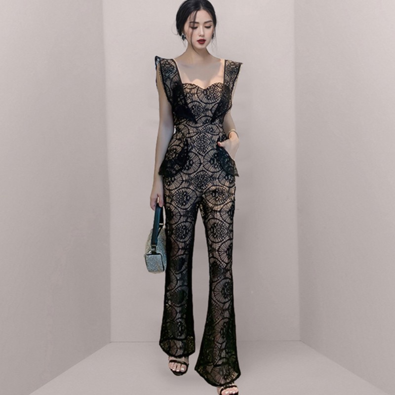 Sexy Lace Backless Women Square Collar Sleeveless Jumpsuits Ladies Elegant Fashion OL High Waist Slim Black Flare Rompers 210518
Sexy Lace Backless Women Square Collar Sleeveless Jumpsuits Ladies Elegant Fashion OL High Waist Slim Black Flare Rompers 210518