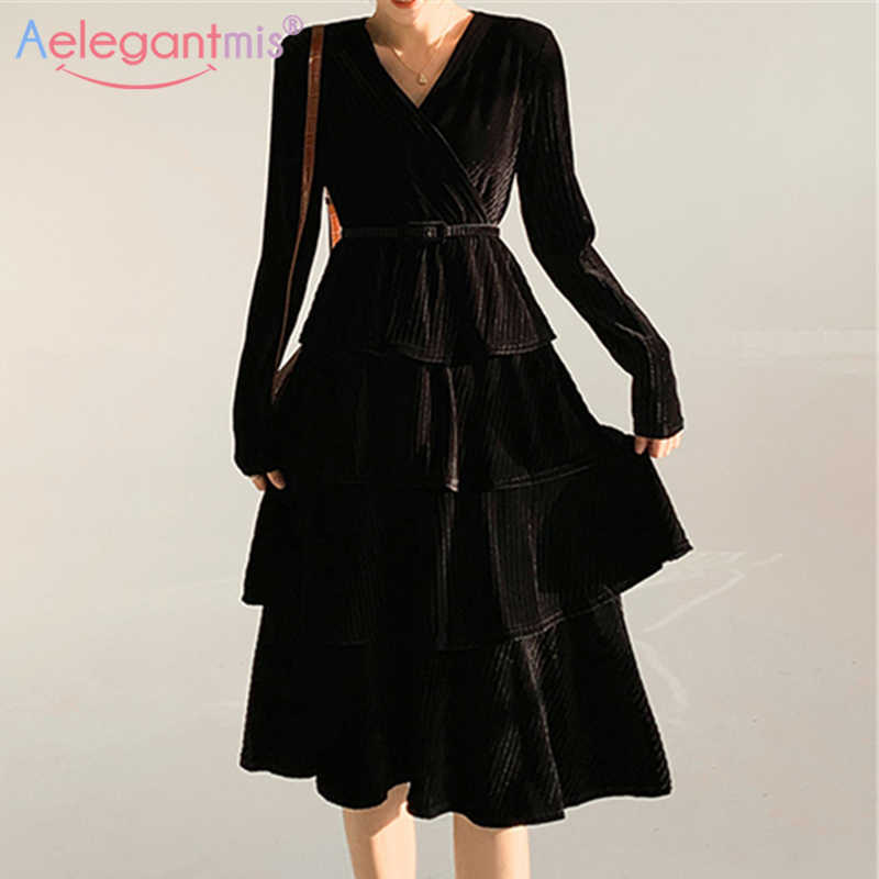 Aelegantmis Cascading Ruffle Vintage Women Black V Neck Velvet Dress Elegant French Fashion Female Party Retro 210607
Aelegantmis Cascading Ruffle Vintage Women Black V Neck Velvet Dress Elegant French Fashion Female Party Retro 210607