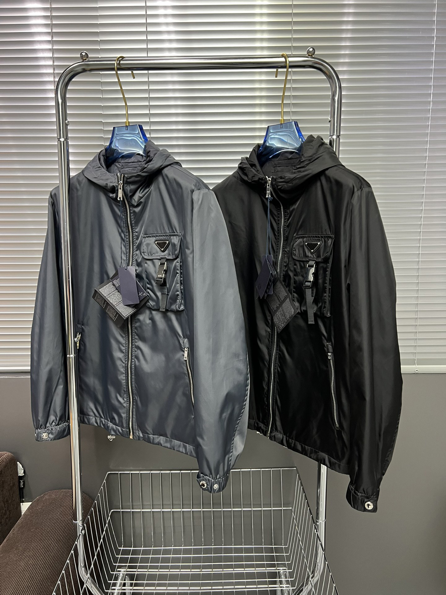 2022 spring menswear luxury designer new fashion jacket ~ American size jacket extra large ~ great designer jacket men, Black
2022 spring menswear luxury designer new fashion jacket ~ American size jacket extra large ~ great designer jacket men, Black
