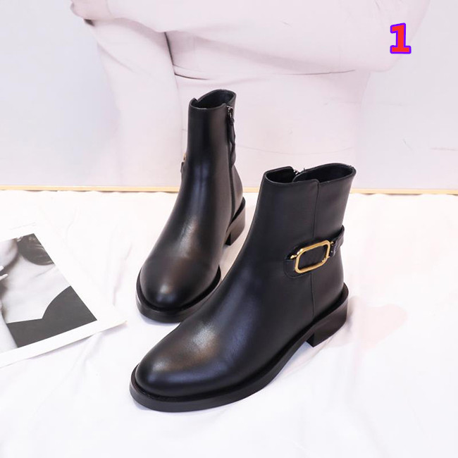 2021 luxury fashion designer women's autumn winter Martin boots riveted square heel platform Knight Motorcycle shoes 35-41, Black
2021 luxury fashion designer women's autumn winter Martin boots riveted square heel platform Knight Motorcycle shoes 35-41, Black