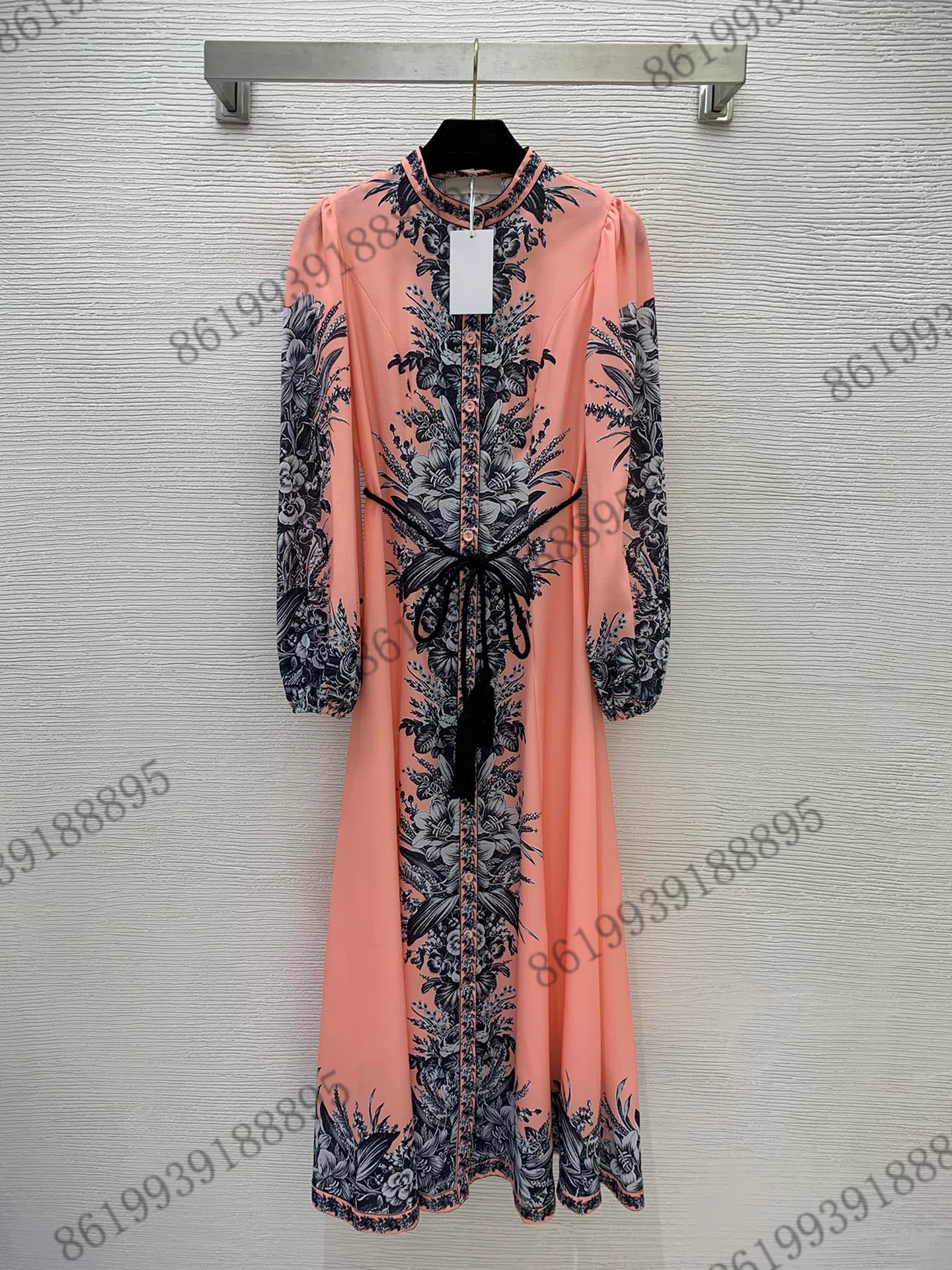 2022SS summer designer womens dresses with long vest coat Tropical Tiger Animal Jungle Print Button Fly Small Standing Collar Waist Drawstring Design skirts, 06
2022SS summer designer womens dresses with long vest coat Tropical Tiger Animal Jungle Print Button Fly Small Standing Collar Waist Drawstring Design skirts, 06