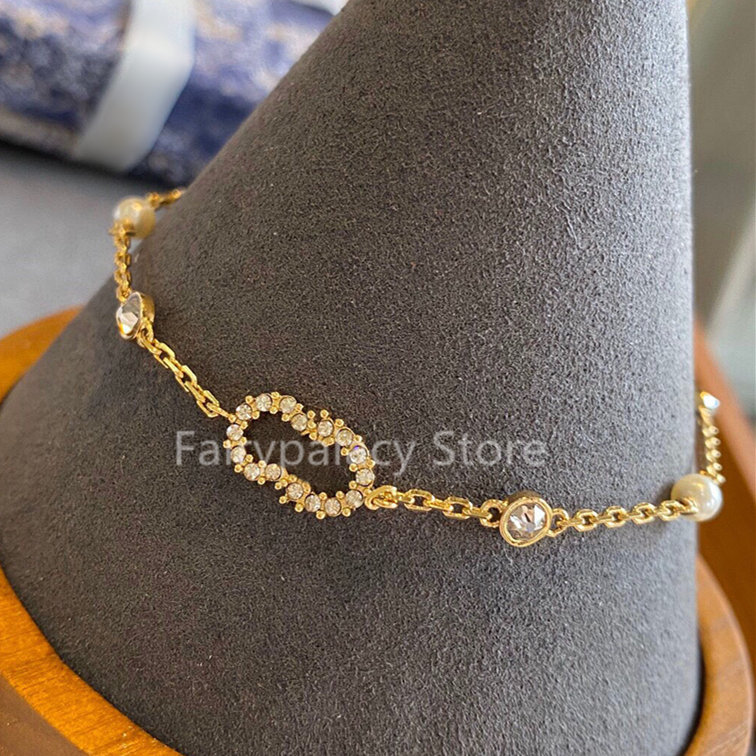 2022 Charm chain bracelet exquisite jewelry designers women fashion style bracelets lovers party birthday engagement wedding gift hight quality Accessories
2022 Charm chain bracelet exquisite jewelry designers women fashion style bracelets lovers party birthday engagement wedding gift hight quality Accessories