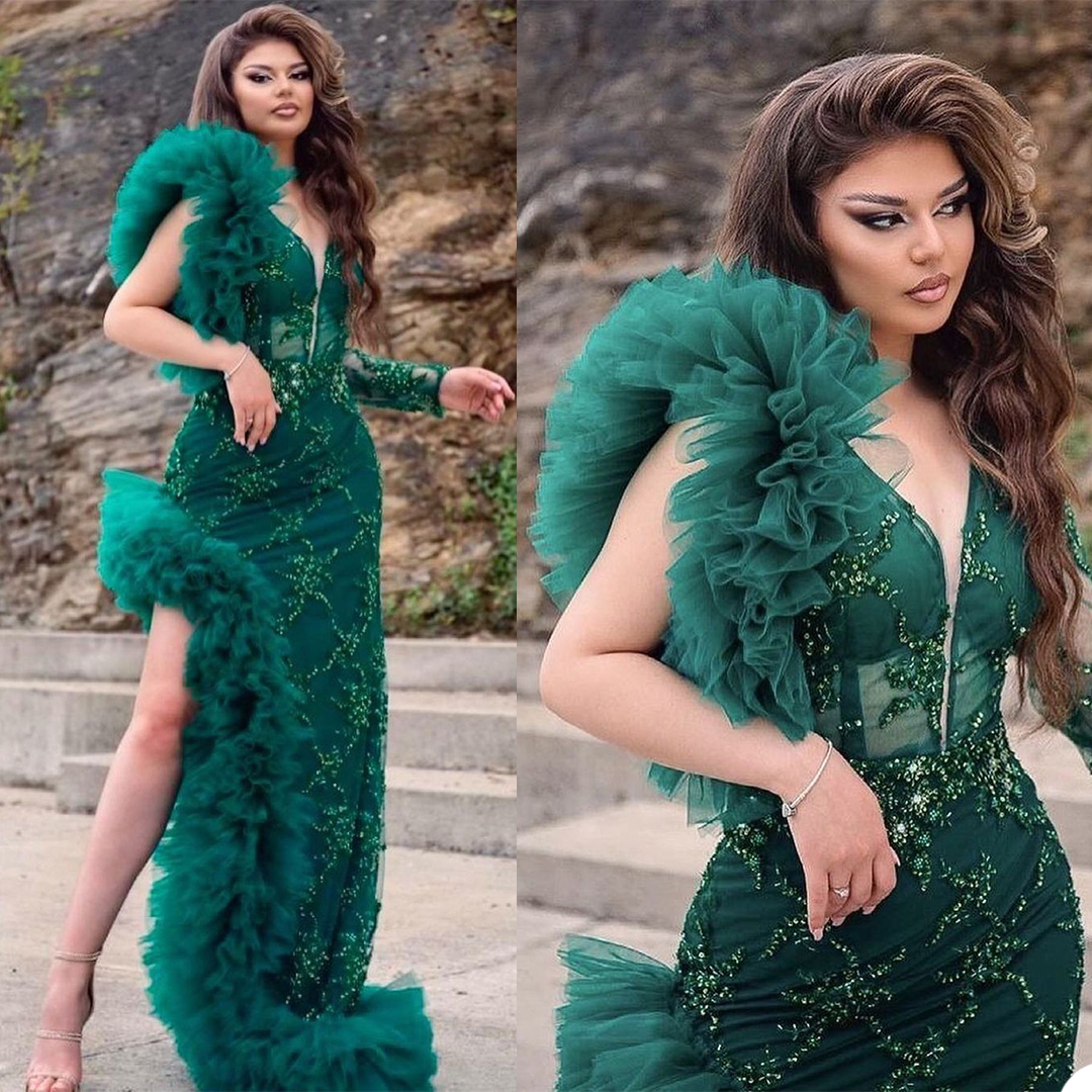 Green Mermaid Prom Dress Deep V Neck Tiered Ruffles Long Sleeve Shiny Sequins Appliques Dresses African Black Girls Evening Gala Gowns, Dark green
Green Mermaid Prom Dress Deep V Neck Tiered Ruffles Long Sleeve Shiny Sequins Appliques Dresses African Black Girls Evening Gala Gowns, Dark green