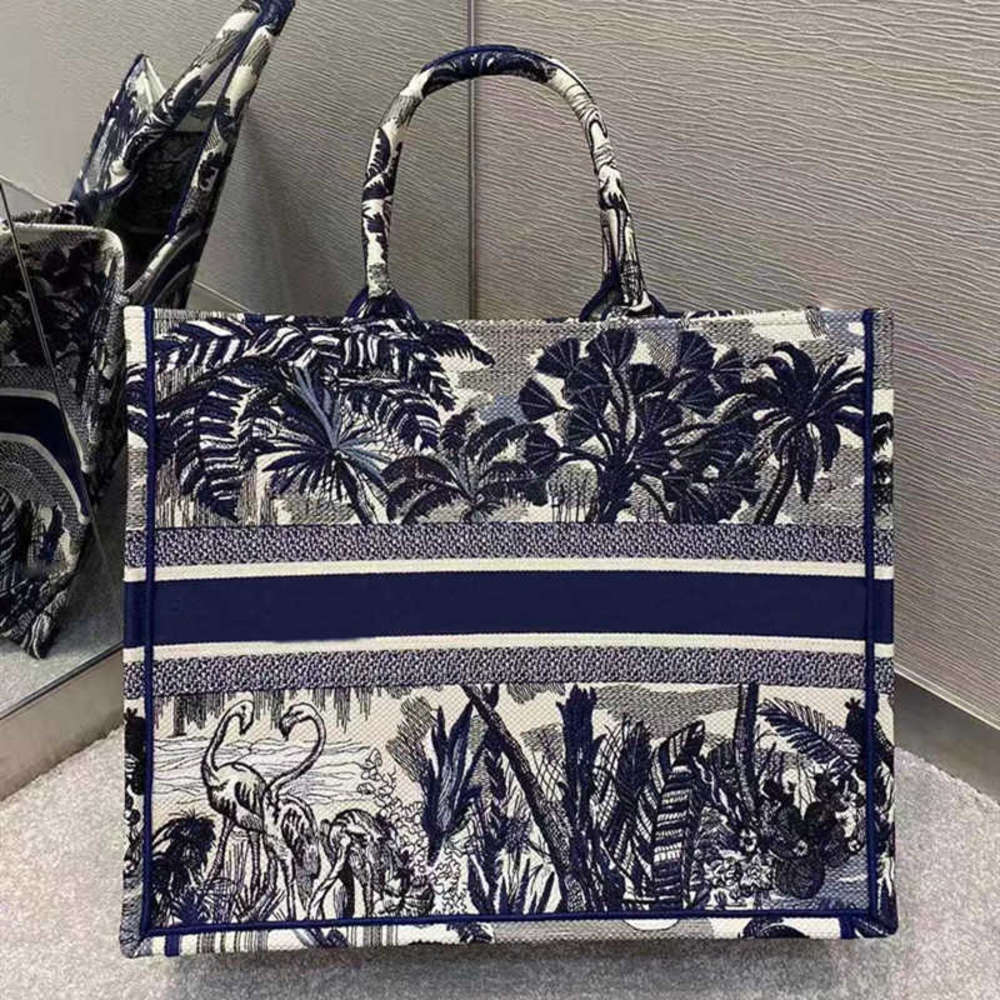 7A+Designers Lady bags Customizable name Twelve Zodiac Embroidery canvas tote Exquisite workmanship 60880 Tenggered fabric mens watches
7A+Designers Lady bags Customizable name Twelve Zodiac Embroidery canvas tote Exquisite workmanship 60880 Tenggered fabric mens watches