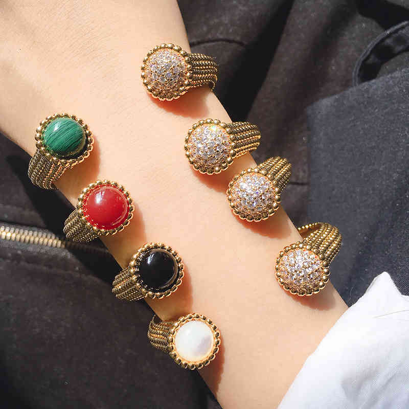 Charm Bracelets 08 Classic Hemispherical Shell Agate Inlaid Diamond Asymmetric Opening Bracelet