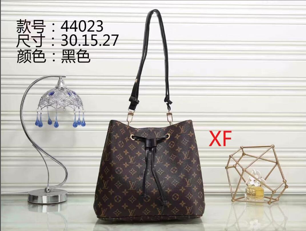 2019 LVLOUISVITTON VUTTON Fashion Brand Shopping Bag Luxury Designer Spend High Quality Womens Large Capacity Tote Shoulder Bags, Red
2019 LVLOUISVITTON VUTTON Fashion Brand Shopping Bag Luxury Designer Spend High Quality Womens Large Capacity Tote Shoulder Bags, Red