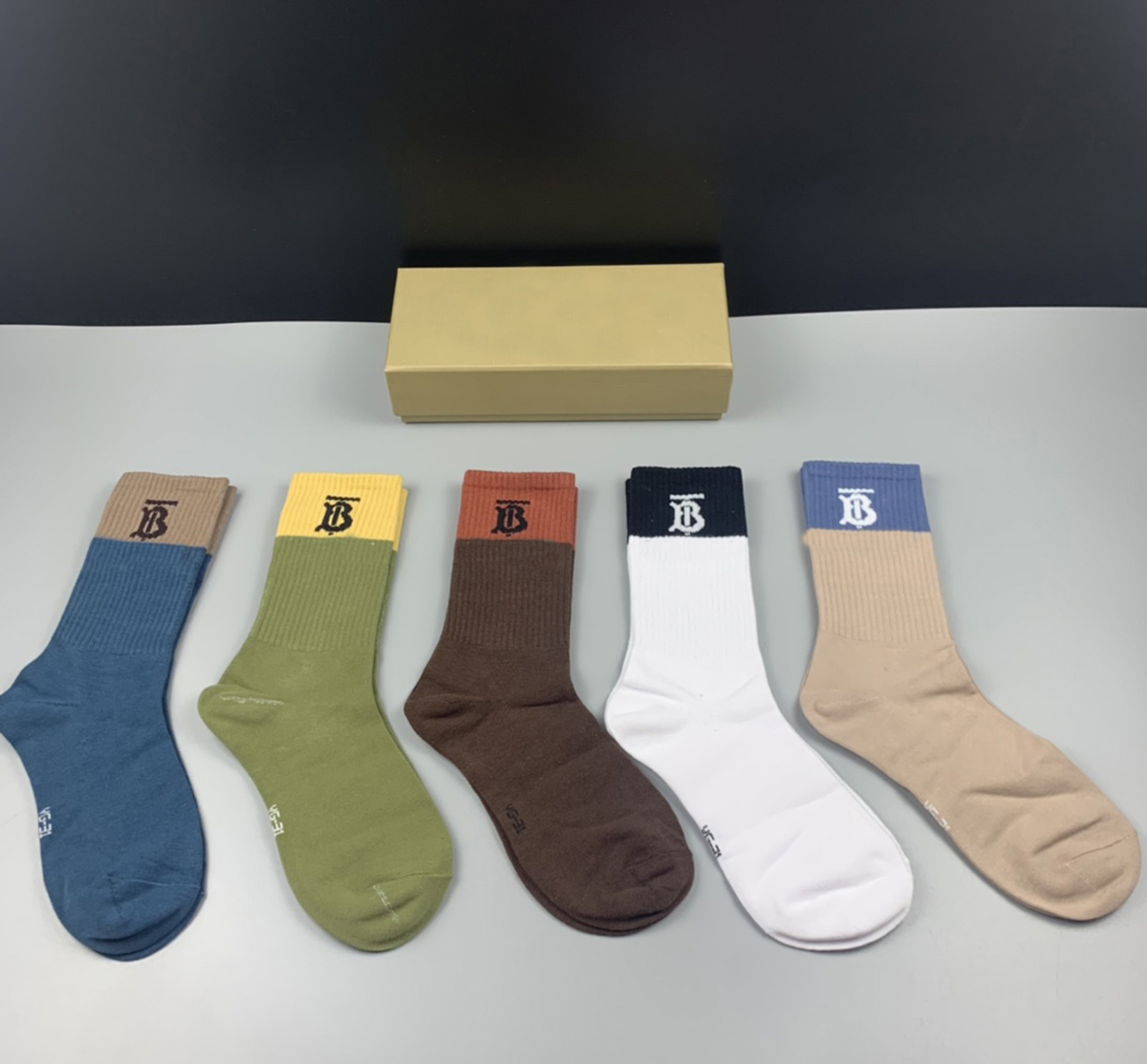 5pairs men's socks fashion brand b spring summer sport casual cotton candy color sock stockings for women, 5 pairs
5pairs men's socks fashion brand b spring summer sport casual cotton candy color sock stockings for women, 5 pairs