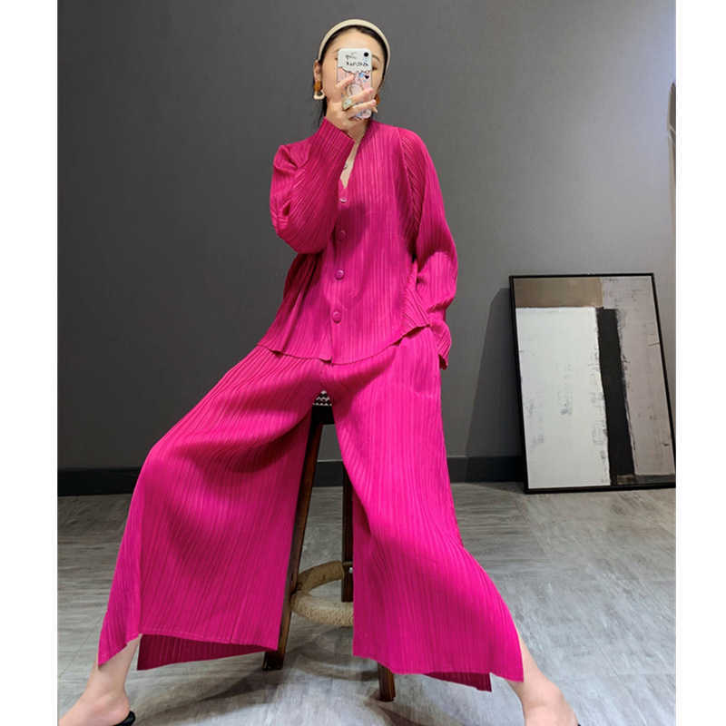 Miyake Pleated Matching Sets Falll Plus Size Suit High Fashion 2 Piece Wide Leg Pants Crop Top Long Sleeve Women Clothing 210930