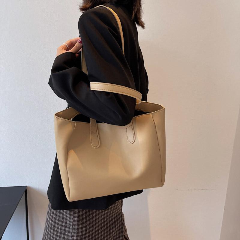 Evening Bags 2022 Luxury Design Women's Bag PU Leather Trend Shopper INS Korean Fashion Shoulder Large Capacity Tote Handbags
Evening Bags 2022 Luxury Design Women's Bag PU Leather Trend Shopper INS Korean Fashion Shoulder Large Capacity Tote Handbags