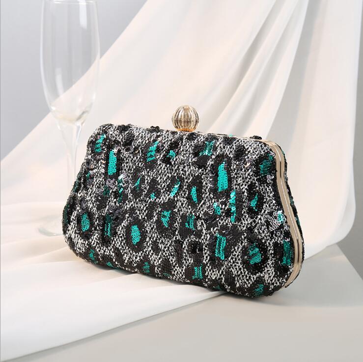Factory wholesale women leather dinner bag retro leopard dress handbag personalized sequin chain bags elegant embroidery hard box dresses handbags
Factory wholesale women leather dinner bag retro leopard dress handbag personalized sequin chain bags elegant embroidery hard box dresses handbags